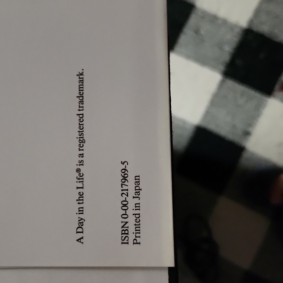 Coffee table book - Picture 6 of 6